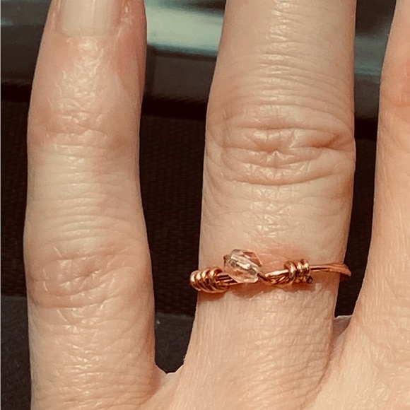Handmade rose gold like ring with pink Swarovski crystal. - Picture 1 of 7